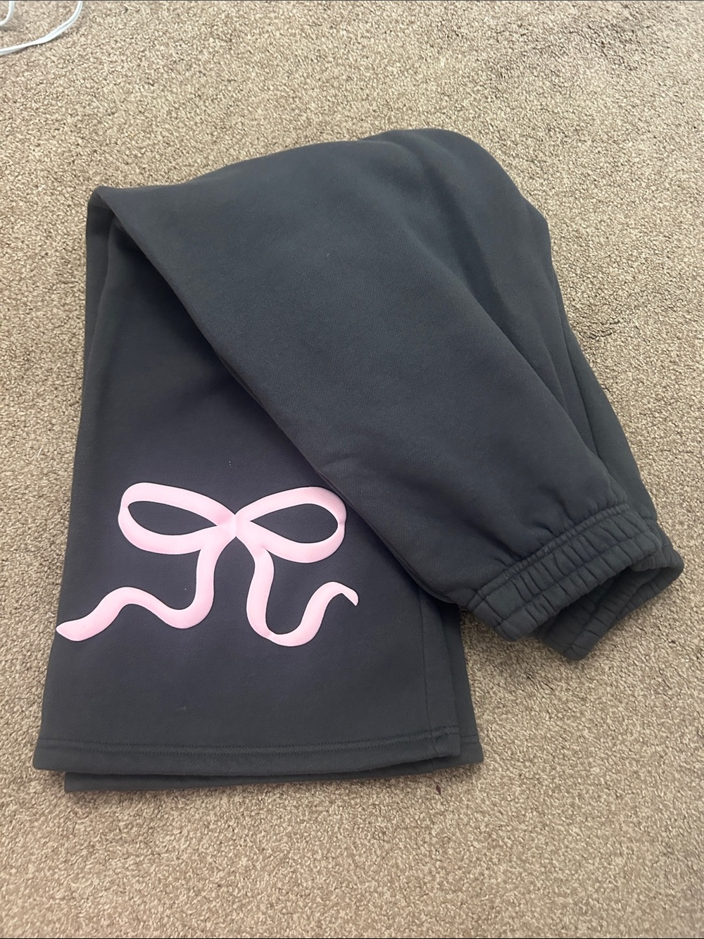 Edikted Dark Grey Women’s Sweatpants with Pink Bow Graphic